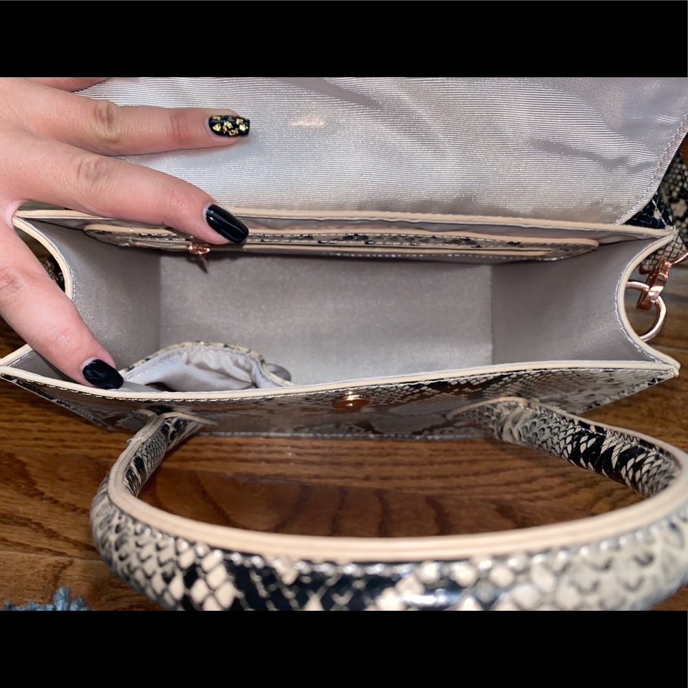 Snake Print Purse - Picture 3 of 9